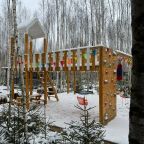 Коттедж (Дом у детской площадки с 2 спальнями, беседкой и мангалом.), Гостевой дом МЫ Дома в Шелково