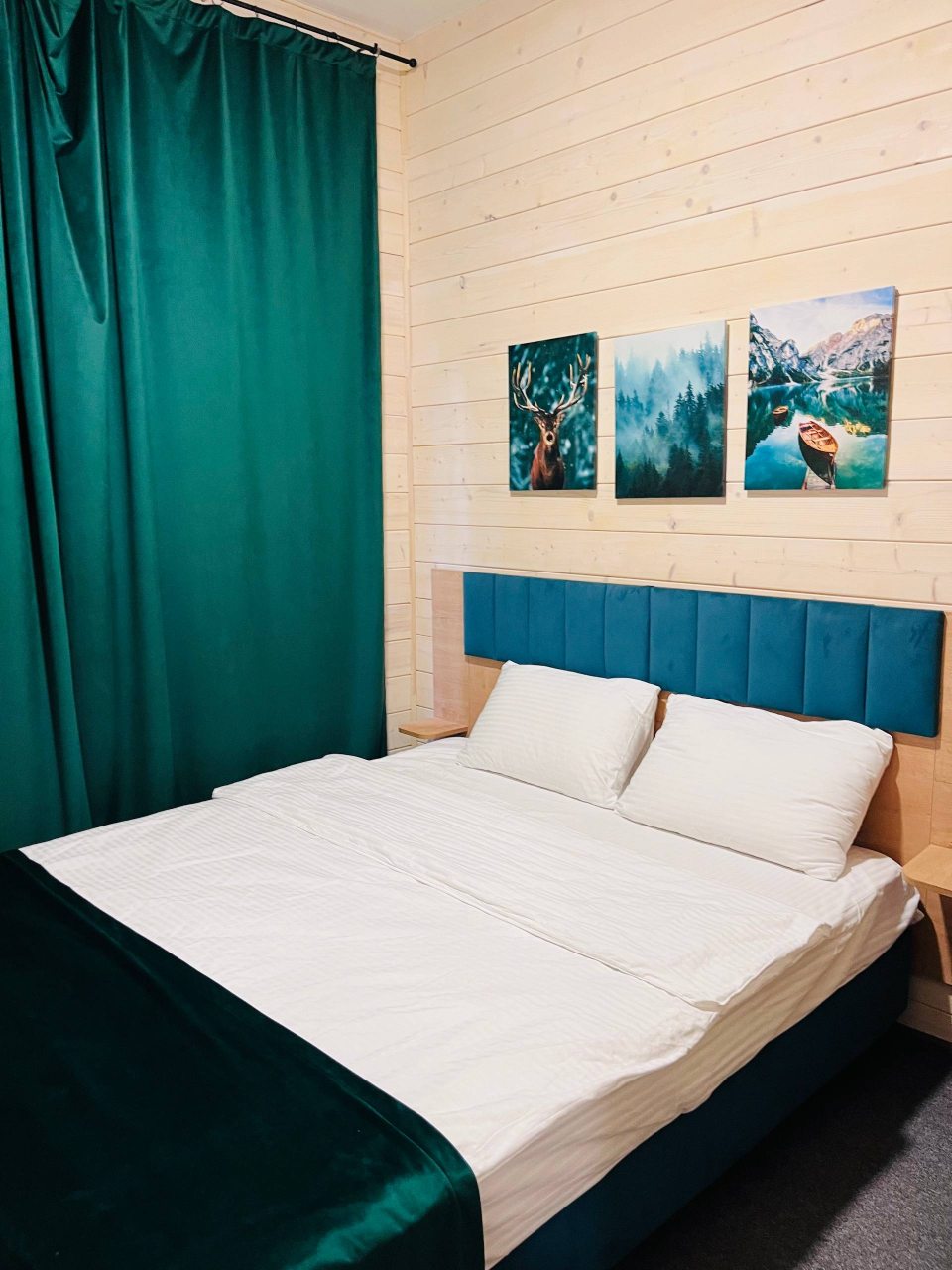 Коттедж (Дом у детской площадки с 2 спальнями, беседкой и мангалом.), Гостевой дом МЫ Дома в Шелково