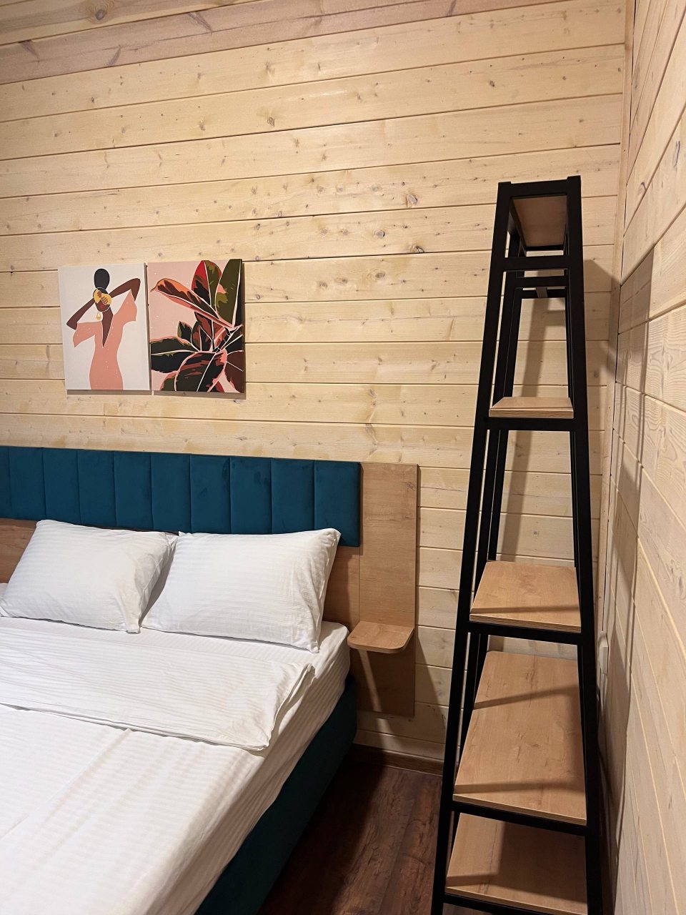 Коттедж (Дом у бассейна, с 2 спальнями, беседкой и мангалом), Гостевой дом МЫ Дома в Шелково