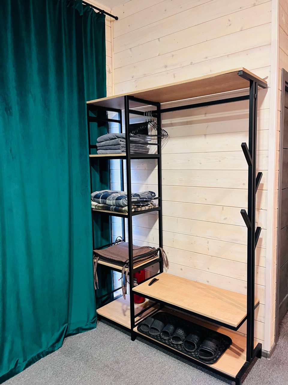 Коттедж (Дом у бассейна, с 2 спальнями, беседкой и мангалом), Гостевой дом МЫ Дома в Шелково