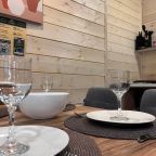 Коттедж (Дом у бассейна, с 2 спальнями, беседкой и мангалом), Гостевой дом МЫ Дома в Шелково