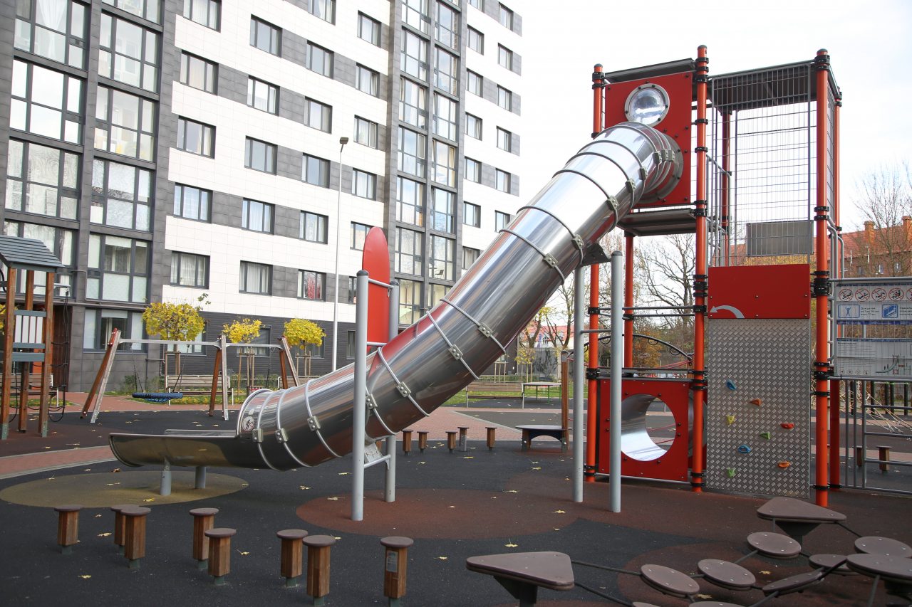Детская площадка, Апартаменты Моне в самом центре города Калининграда