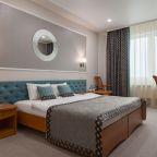 S номера 23-25 кв.м. Кровать 180*200 или две кровати 90*200.