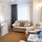 Площадь номера 50кв.м.,кровать 180*205, 2 комнаты.