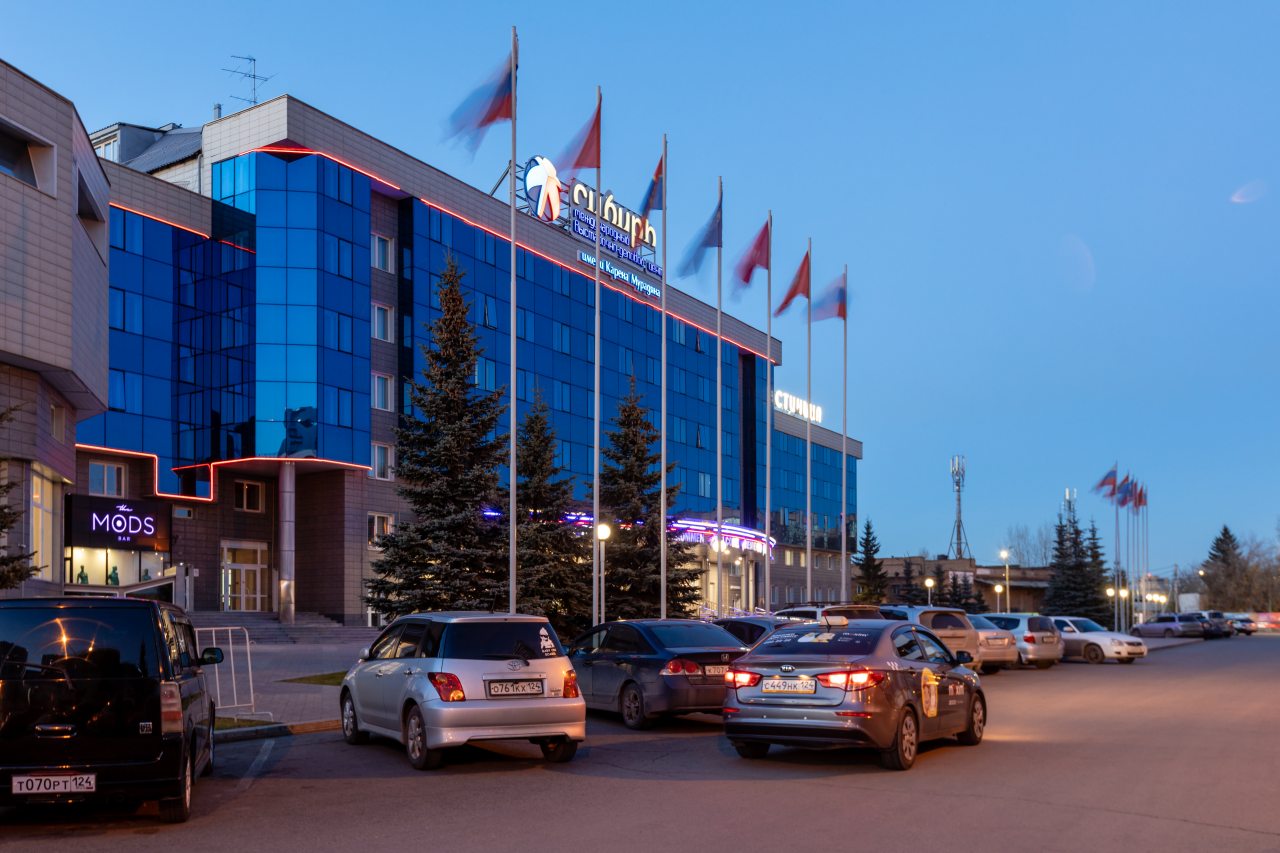 Бесплатная охраняемая парковка для гостей
