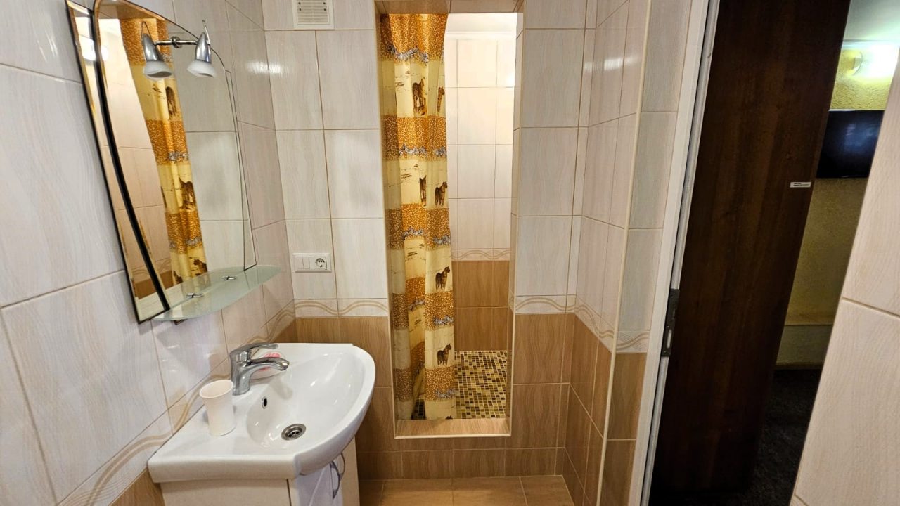Студио (В цокольном этаже), Апартаменты на Черноморской