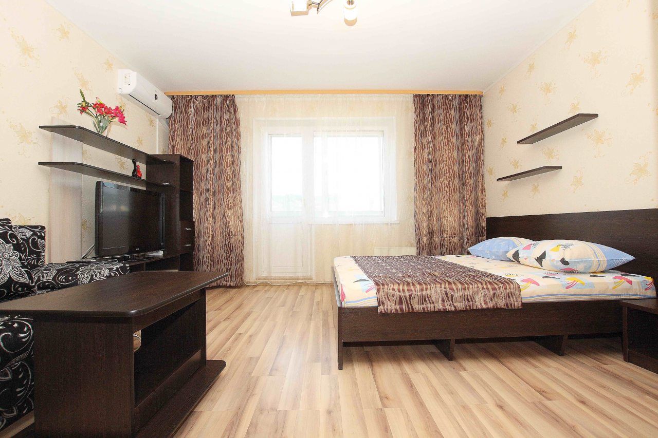 Квартира (Улучшенные апартаменты с 1 спальней (058)) апартамента АльтОтель апартаменты, Челябинск