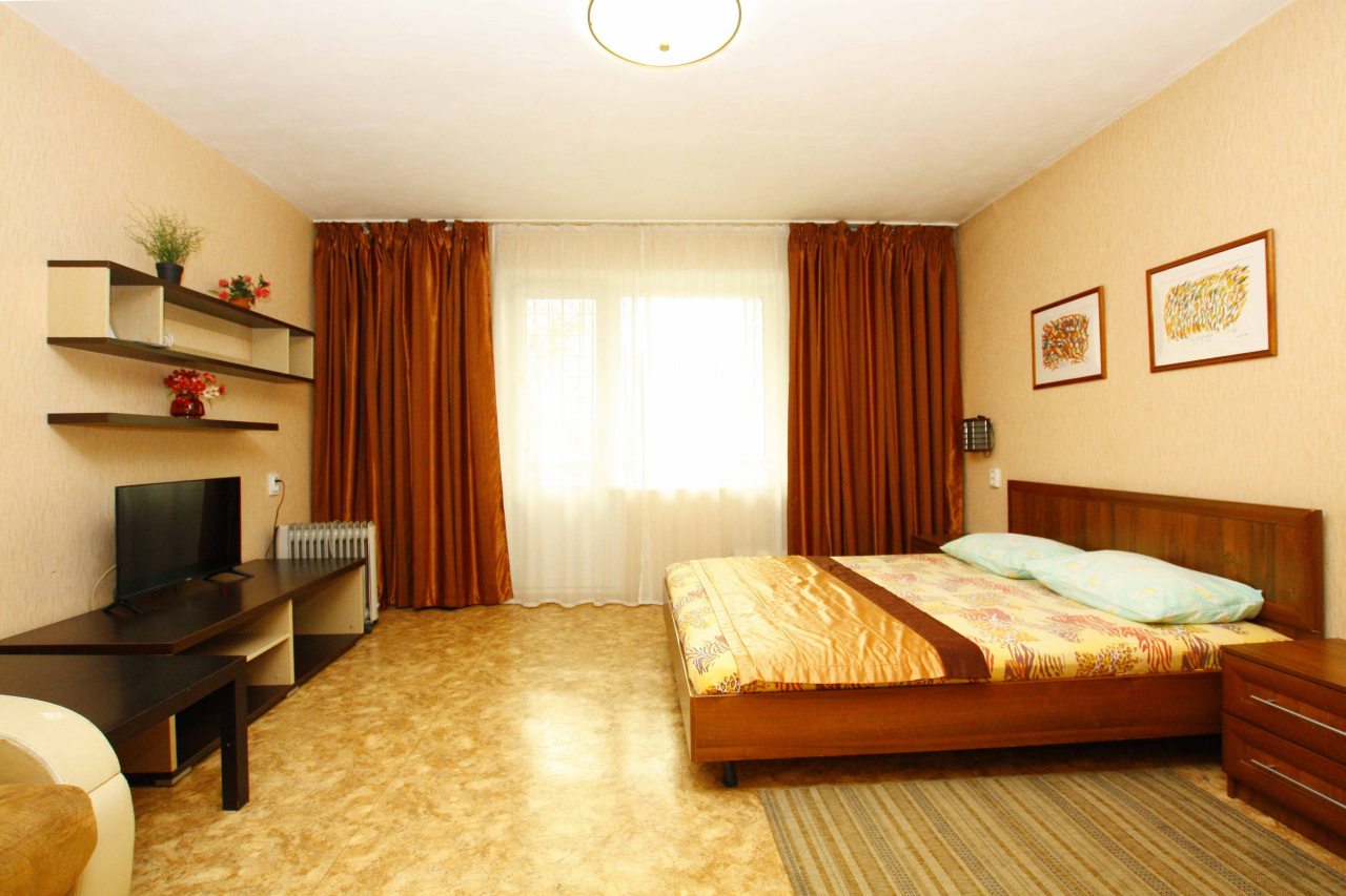 Квартира (Апартаменты стандарт с 2 спальнями до 7 чел (110)) апартамента АльтОтель апартаменты, Челябинск