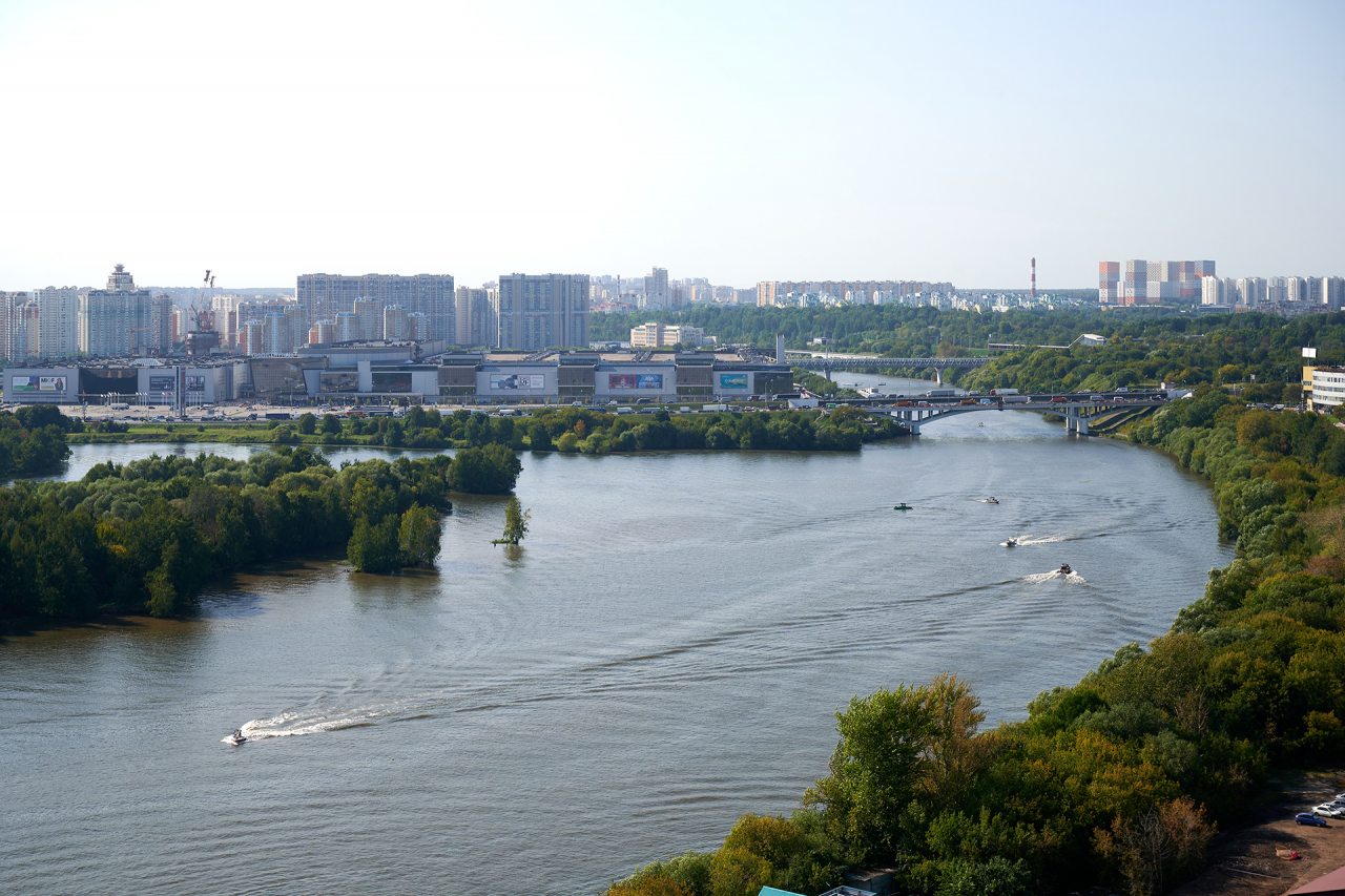 Вид на реку, Апарт-отель Винтерфелл Стрешнево