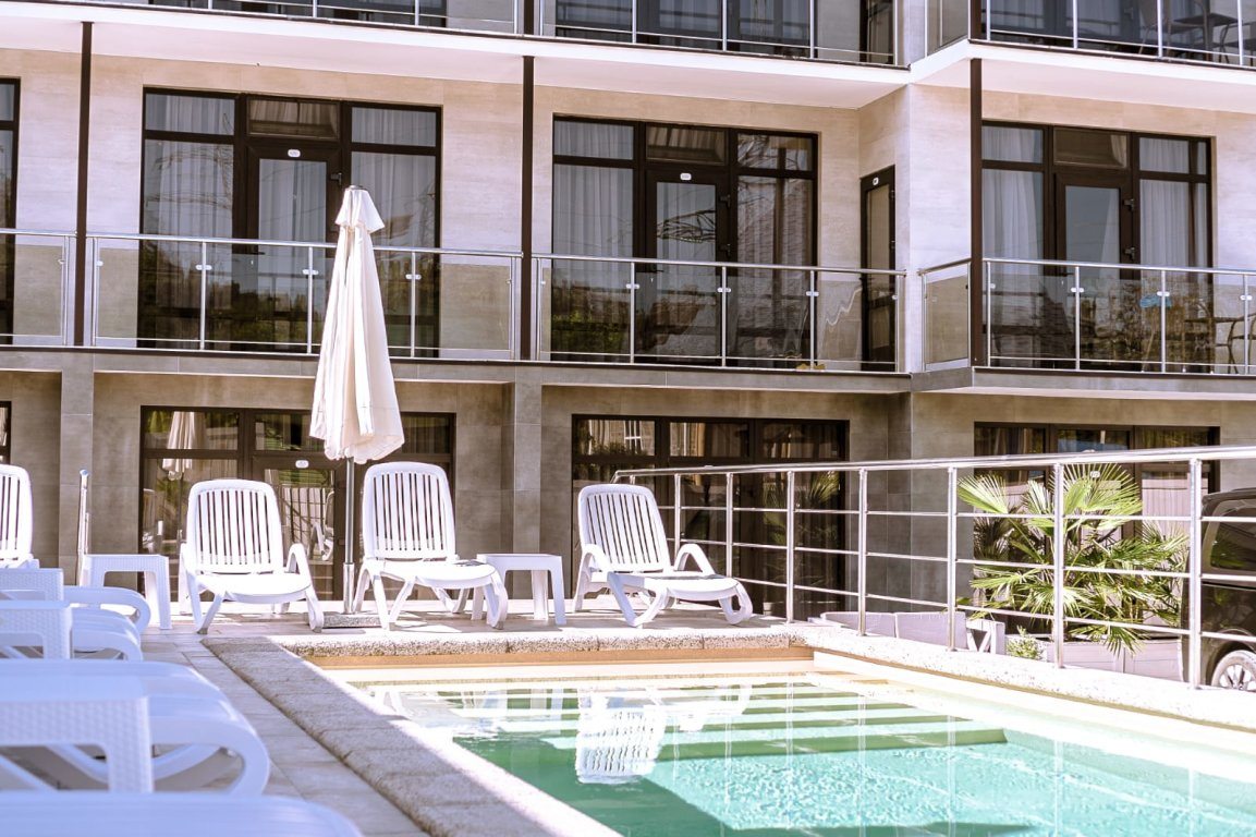 Открытый подогреваемый бассейн, Отель Astra Hotels Tivoli Montale