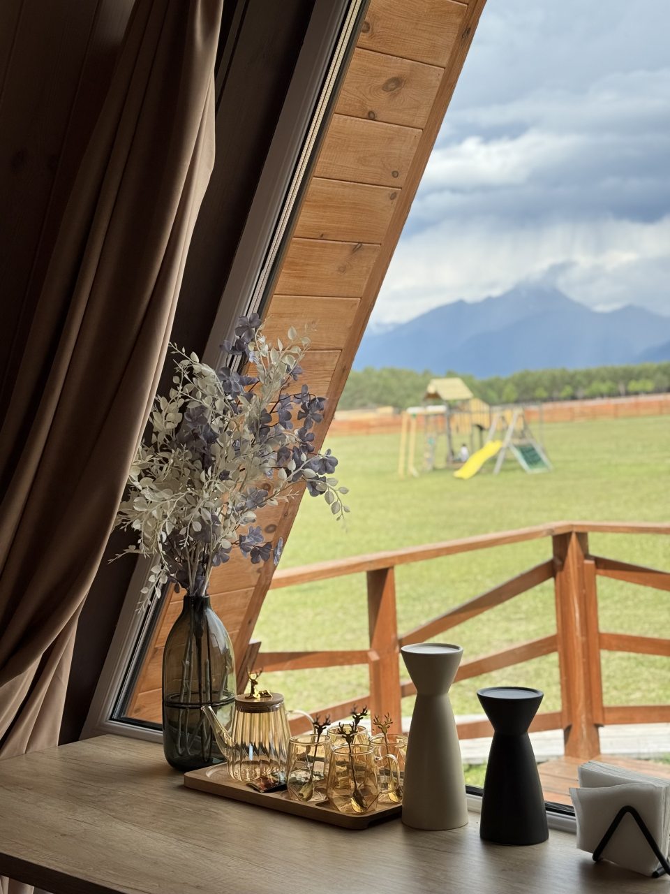 Дом (В стиле А-фрейм с открытым потолком), Загородный отель Саянский Марал