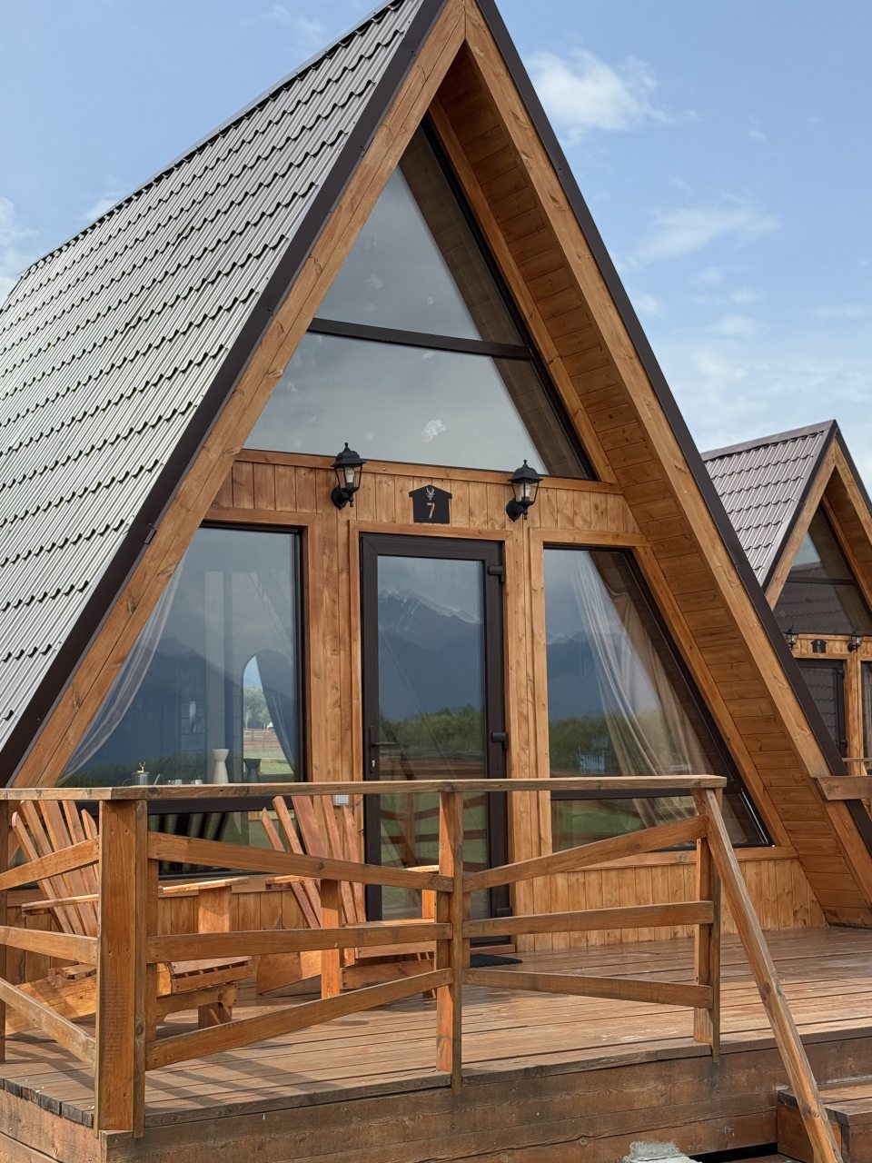 Дом (В стиле А-фрейм с полноценным вторым этажом), Загородный отель Саянский Марал