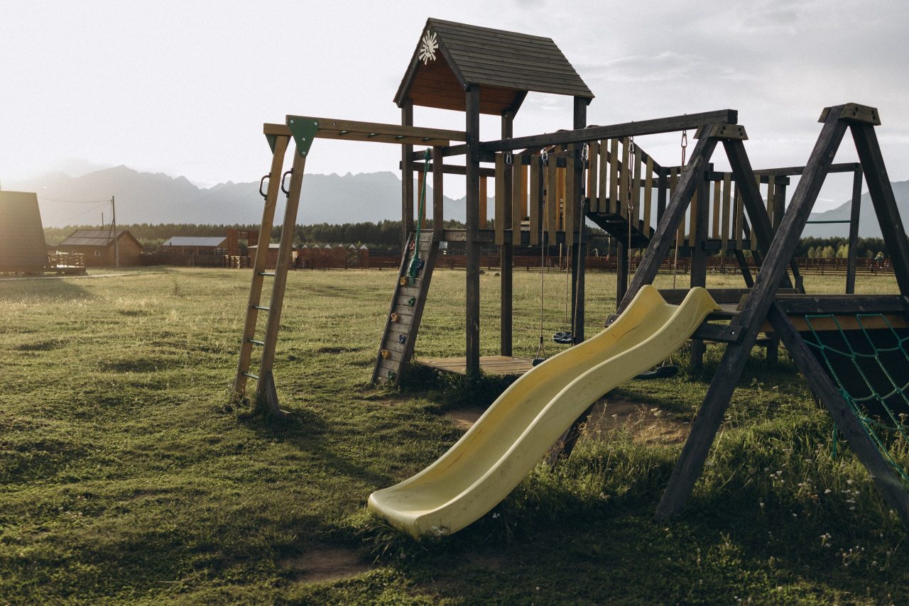 Детская площадка, Загородный отель Саянский Марал