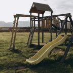 Детская площадка, Загородный отель Саянский Марал