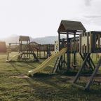 Детская площадка, Загородный отель Саянский Марал