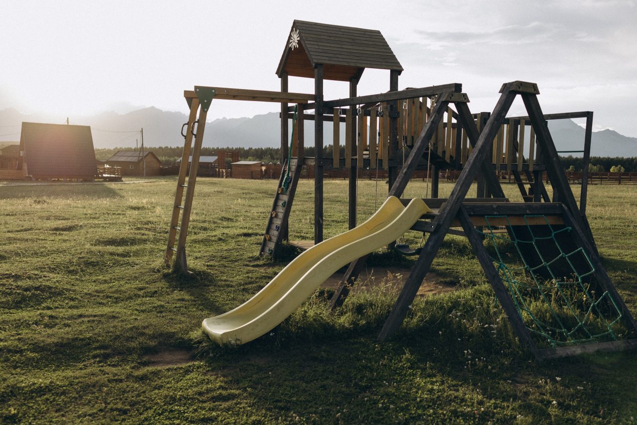 Детская площадка, Загородный отель Саянский Марал
