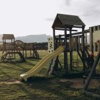 Детская площадка, Загородный отель Саянский Марал