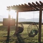 Подвесное кресло-капля, Загородный отель Саянский Марал