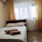 Предоставляем  постельное и полотенца.