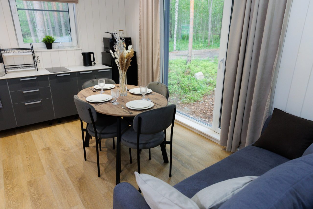 Коттедж (Дом бежевый), База отдыха Мох