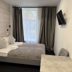 Двуспальная кровать