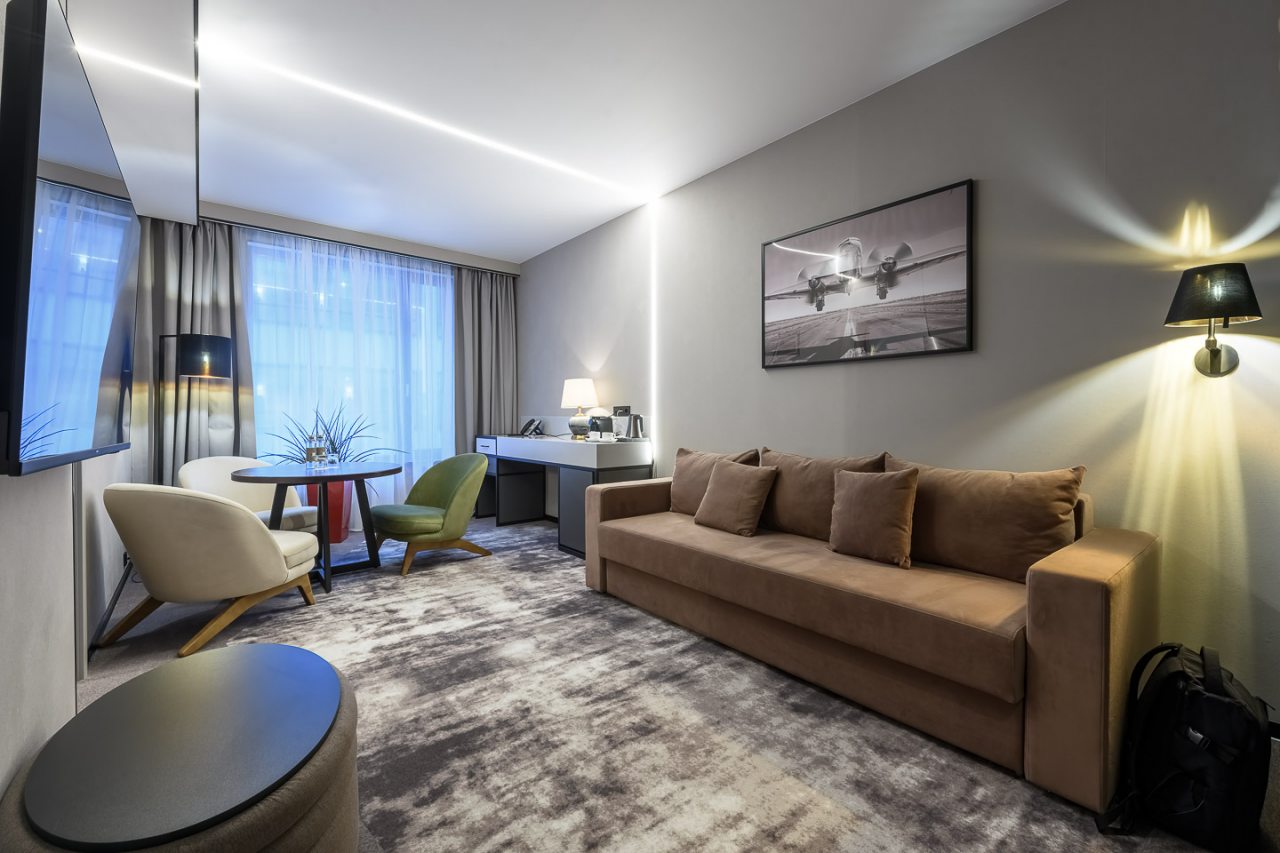 De Luxe (Делюкс двухкомнатный с видом в атриум), Отель DOMINA Пулково