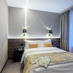 De Luxe (Делюкс двухкомнатный с видом в атриум), Отель DOMINA Пулково