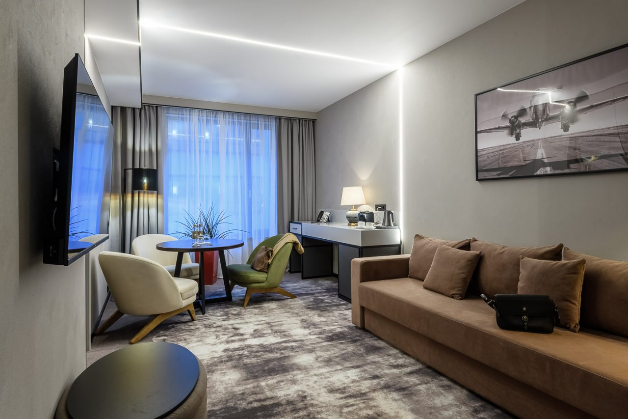 De Luxe (Делюкс двухкомнатный с видом в атриум), Отель DOMINA Пулково