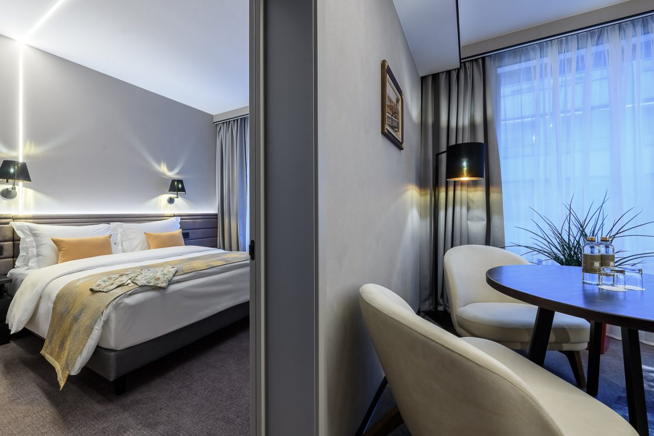 De Luxe (Делюкс двухкомнатный с видом в атриум), Отель DOMINA Пулково