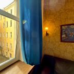Апартаменты (Четырехместная студия с кроватью на втором ярусе и диваном), Апарт-отель Италия Гарден SyncotelHome