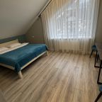 Четырехместный (Двух комнатный номер с двухспальной кроватью и двумя односпальными кроватями), Гостевой дом Бархат