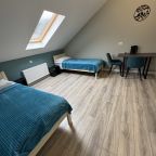 Четырехместный (Двух комнатный номер с двухспальной кроватью и двумя односпальными кроватями), Гостевой дом Бархат