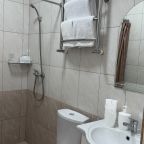 Трехместный (Стандарт с двуспальной и односпальной кроватями), Гостевой дом Бархат