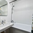 Апартаменты (Очаковское шоссе, 5к4. Евро 2-ка для 4 гостей.), Апартаменты MaxRealty24 Москва Очаковское ш.5 к.1