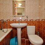 Четырехместный (Стандарт с балконом), Гостевой дом Уютный