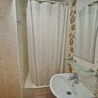 Четырехместный (Стандарт с балконом), Гостевой дом Уютный