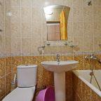 Семейный (Люкс 2х-комнатный с балконом 6-местный), Гостевой дом Уютный