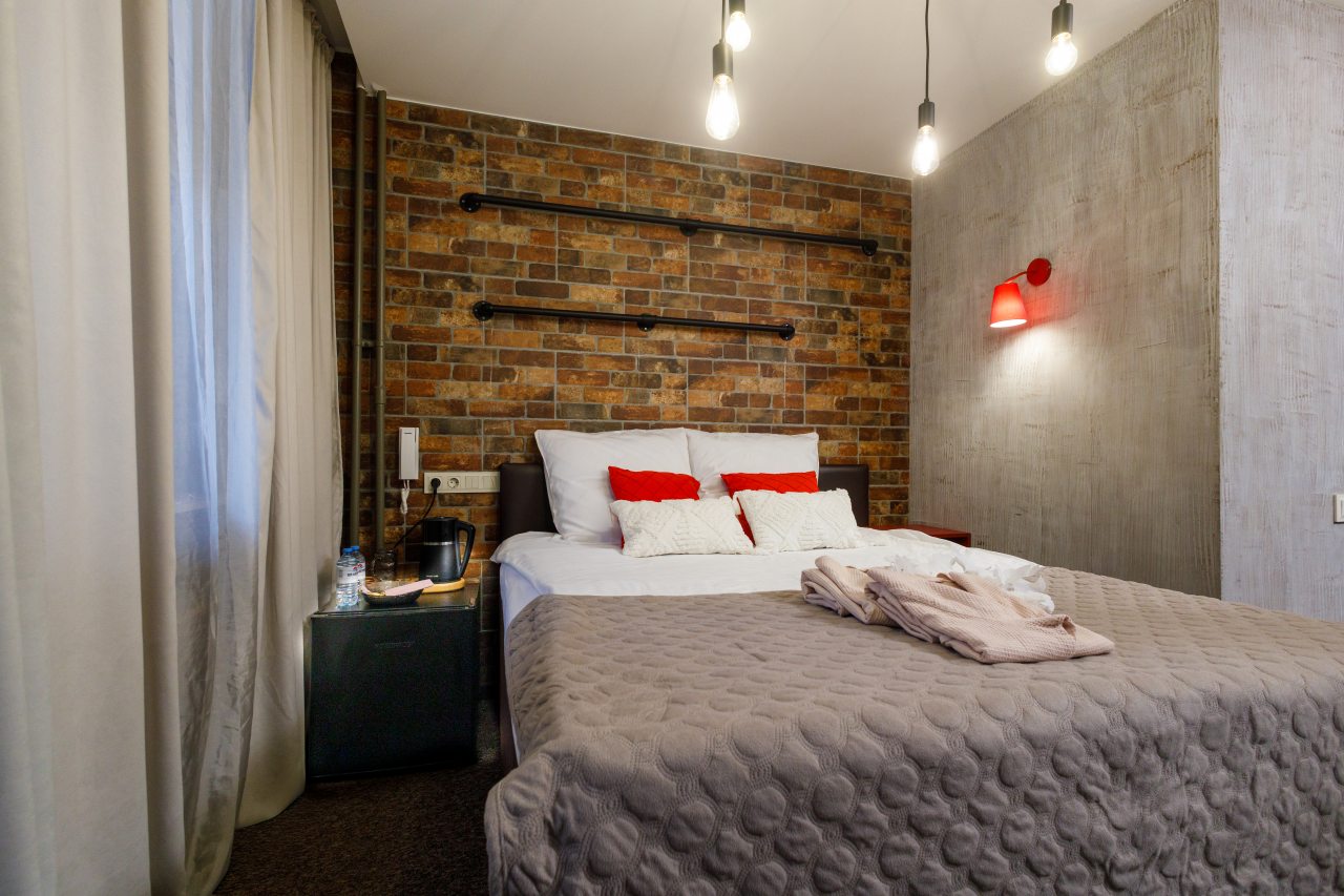 Полулюкс (США), Мини-отель СИМПЛ РУМС