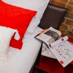 Полулюкс (США), Мини-отель СИМПЛ РУМС