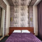 Номер уютно обставлен и оснащён необходимым, чтобы отдохнуть