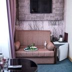 Номер уютно обставлен и оснащён необходимым, чтобы отдохнуть