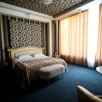 Номер уютно обставлен и оснащён необходимым, чтобы отдохнуть