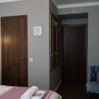 Двухместный (Двухместный номер с двуспальной кровать. и собственной ванной комнатой), Мини-отель Плюшкин