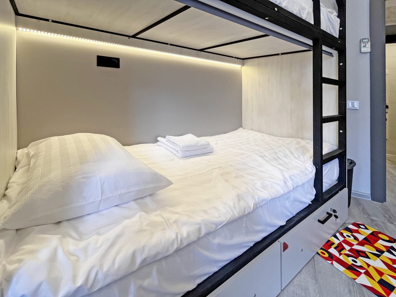 Шестиместный Мужской (Место), Хостел В Центре