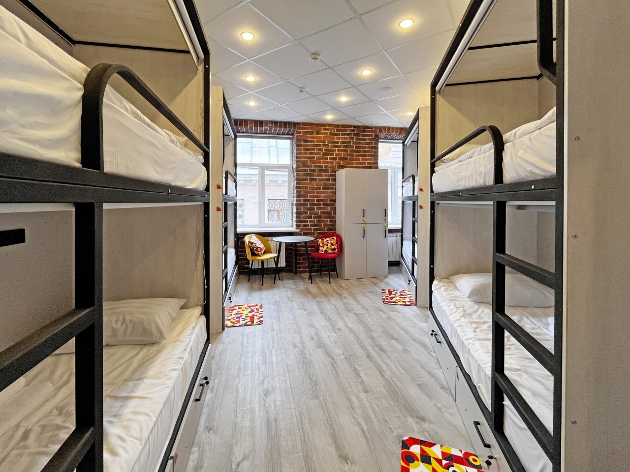Восьмиместный Женский (Место), Хостел В Центре