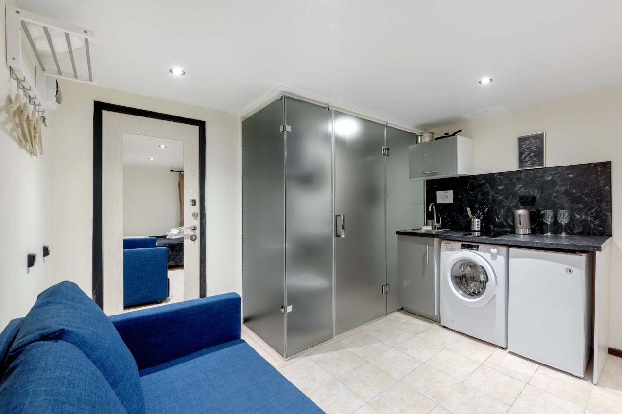 Апартаменты (Улучшенные  для 4-х взрослых (3)), Апартаменты VEDA Aparts Свечной