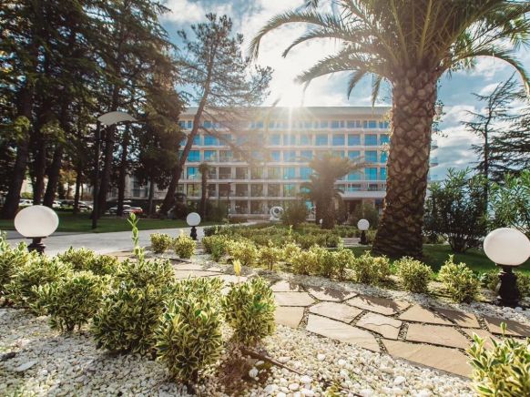 Апарт-отель На Лучезарной 1а, Сочи