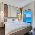 De Luxe (Delux), Апарт-отель На Лучезарной 1а