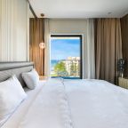 De Luxe (Delux), Апарт-отель На Лучезарной 1а