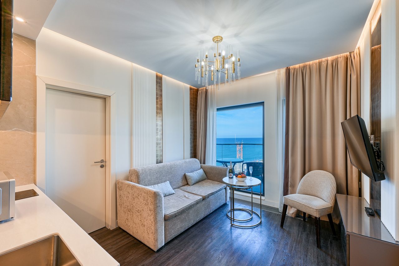 De Luxe (Delux), Апарт-отель На Лучезарной 1а